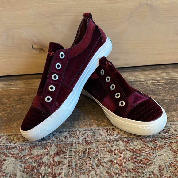 Blowfish Malibu Play Port Velvet size 10 slip on women’s sneakers - Picture 5 of 14